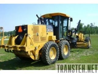  John Deere 672G 