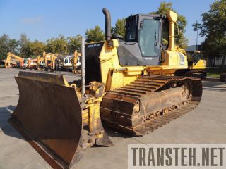  Komatsu D61PX-15 -