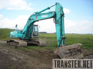    Kobelco E215B -
