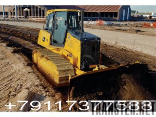    John Deere 750J -