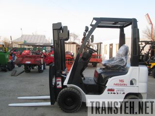   NISSAN L01A15W --