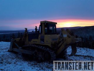    Komatsu D275 -