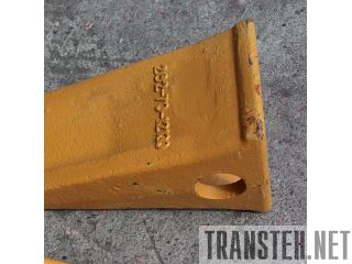  202-70-12130    KOMATSU -