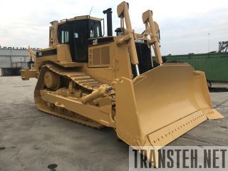    Caterpillar  Komatsu -