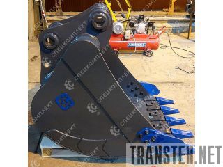     Komatsu PC200 