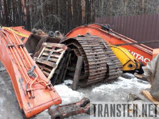    Komatsu PC220-8     