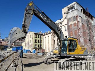   Volvo 210, .  -