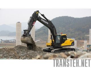    VOLVO EC220DL -