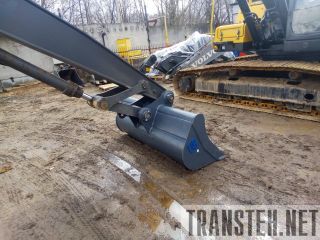   Komatsu PC300-8 