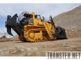    Komatsu D475 -