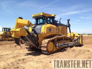    John Deere 1050J -